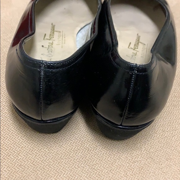 Size 7 Ferragamo black patent leather flats. - Picture 3 of 7